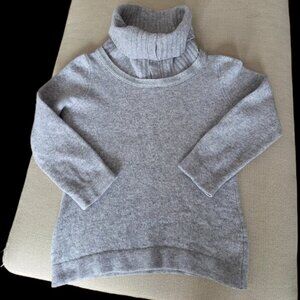 Elegant Benetton 100% Pure virgin wool in light grey